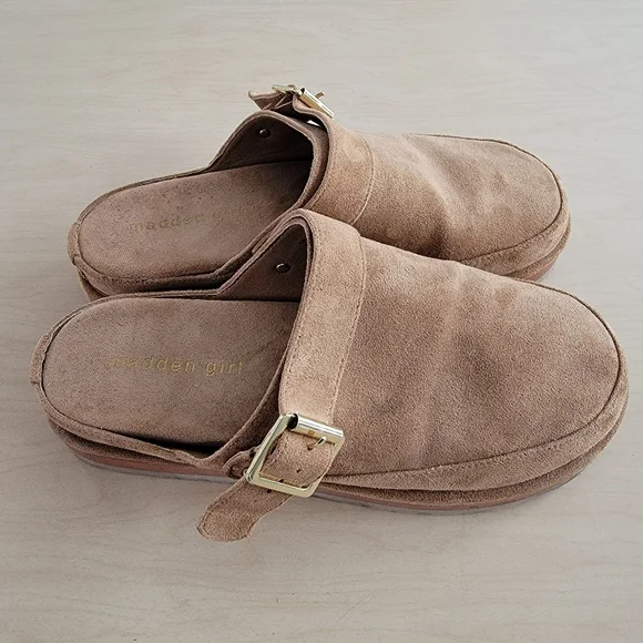 Madden Girl Grahamm Platform Tan Suede Slip-On Mules Clogs w/ Gold Buckle Size 8 - Picture 2 of 8